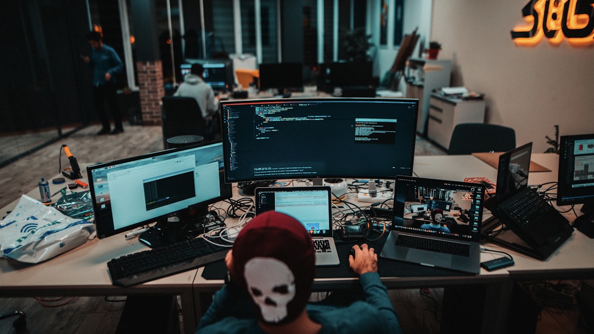 За кожним застосунком у смартфоні стоять команди інженерів, які будують цифрові банки не лише для України, а й на експорт для клієнтів у США та Європі.